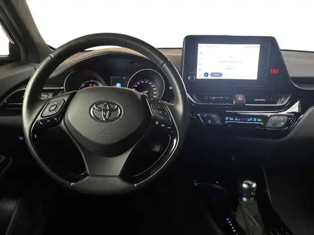 Toyota C-HR view 14