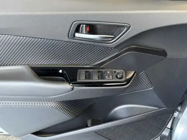 Toyota C-HR view 10