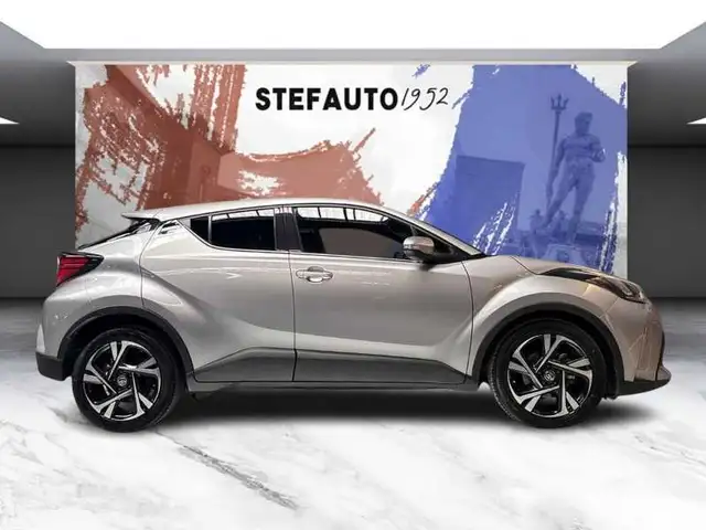 Toyota C-HR view 3