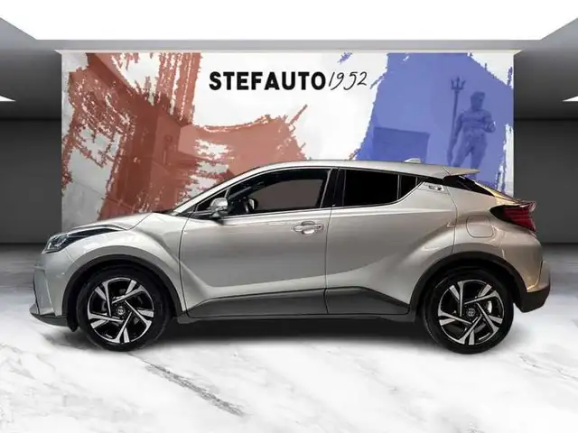 Toyota C-HR view 4