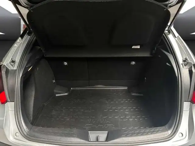 Toyota C-HR view 7