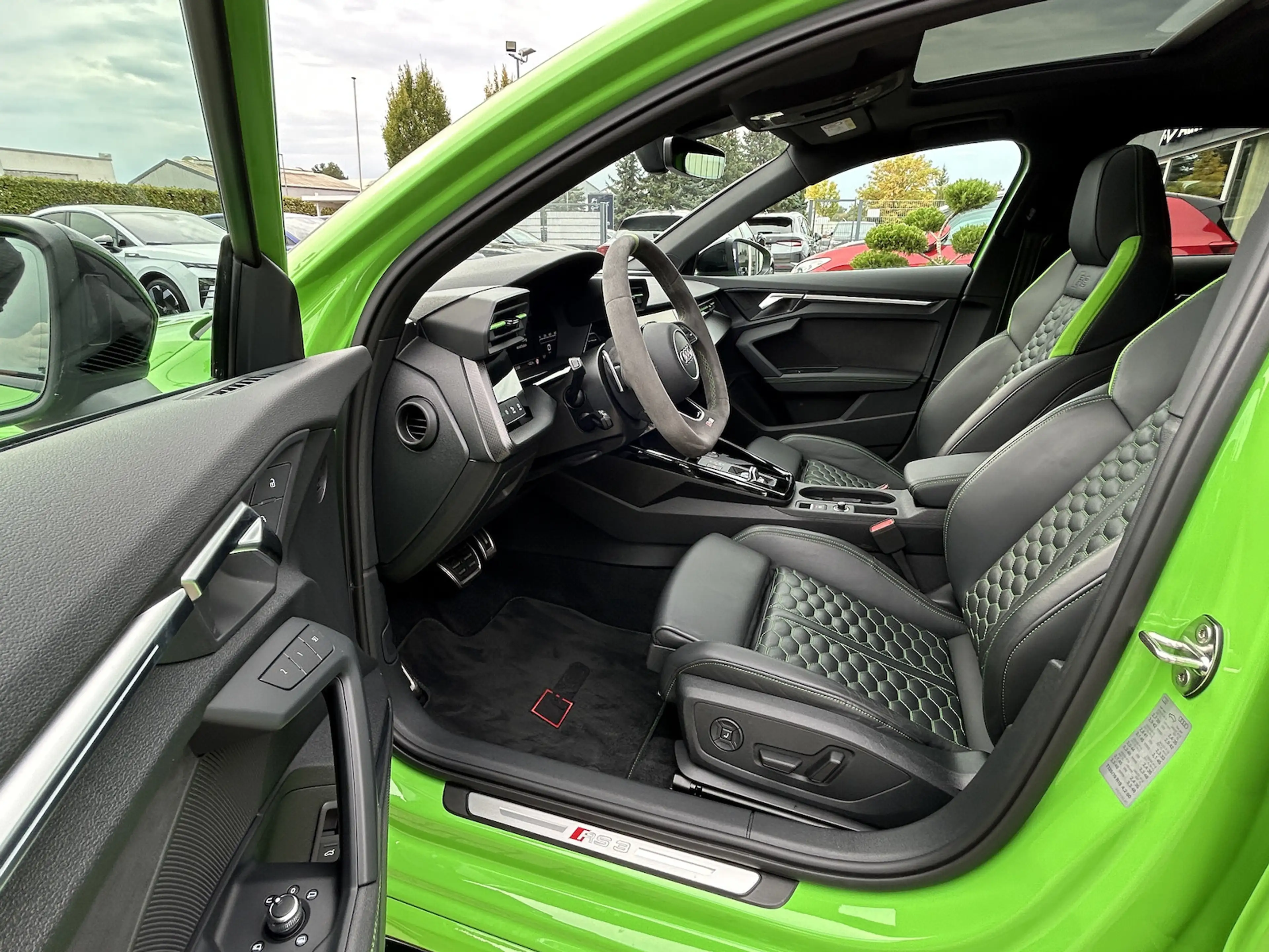 Audi RS3 2.5TFSI S Tronic quattro*PANO*B&O*RS-DYNAMIC — photo 10