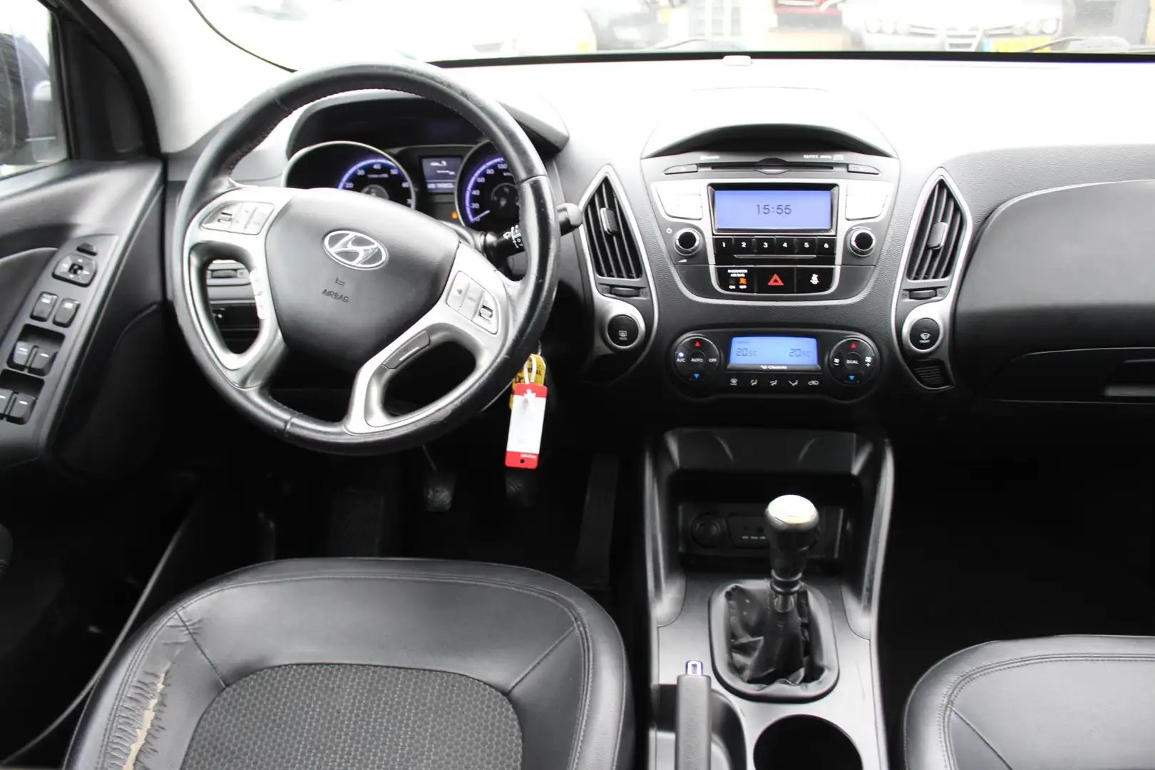Hyundai iX35 2.0i Style NAP CLIMA -CRUISE/ HALF LEDER Zwart - 2