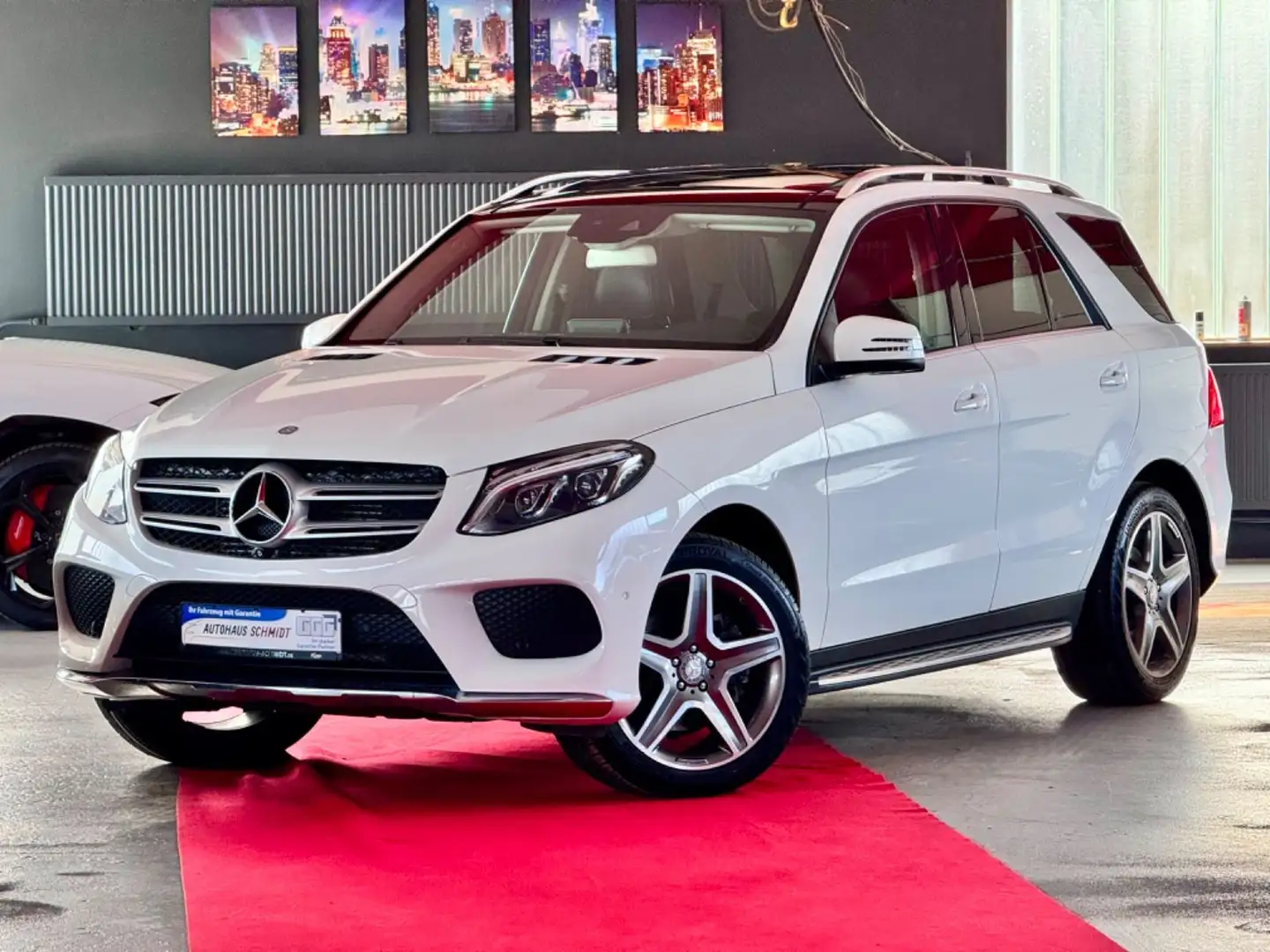 Mercedes-Benz GLE 350 d 3x AMG Pano 360°Airmatic H&K Memory 20" Белый - 1