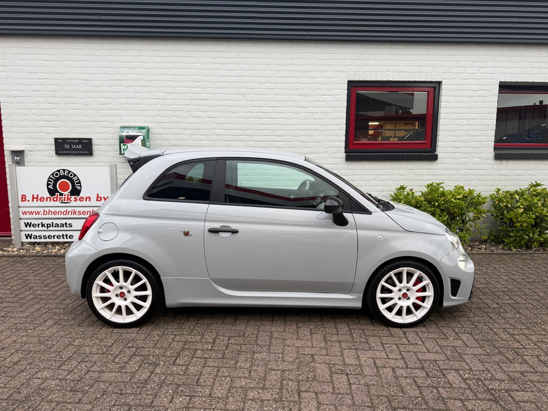 Abarth 695 Essesse/ Sperdifferentieel/ Carbon pakket/ Akrapov — photo 4