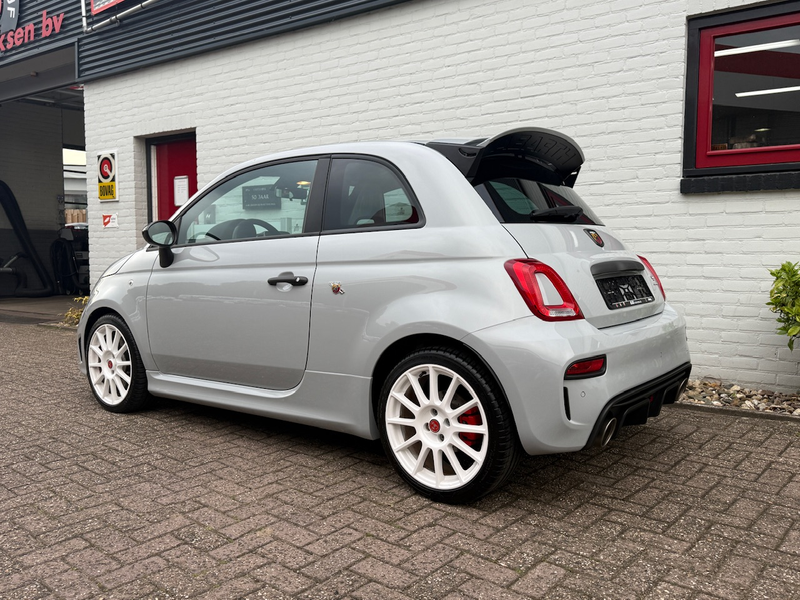 Abarth 695 Essesse/ Sperdifferentieel/ Carbon pakket/ Akrapov — photo 41