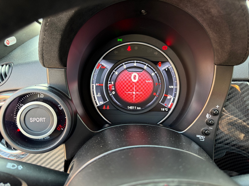 Abarth 695 Essesse/ Sperdifferentieel/ Carbon pakket/ Akrapov — photo 16