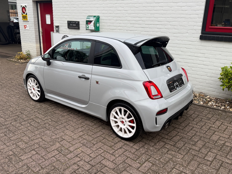 Abarth 695 Essesse/ Sperdifferentieel/ Carbon pakket/ Akrapov — photo 6