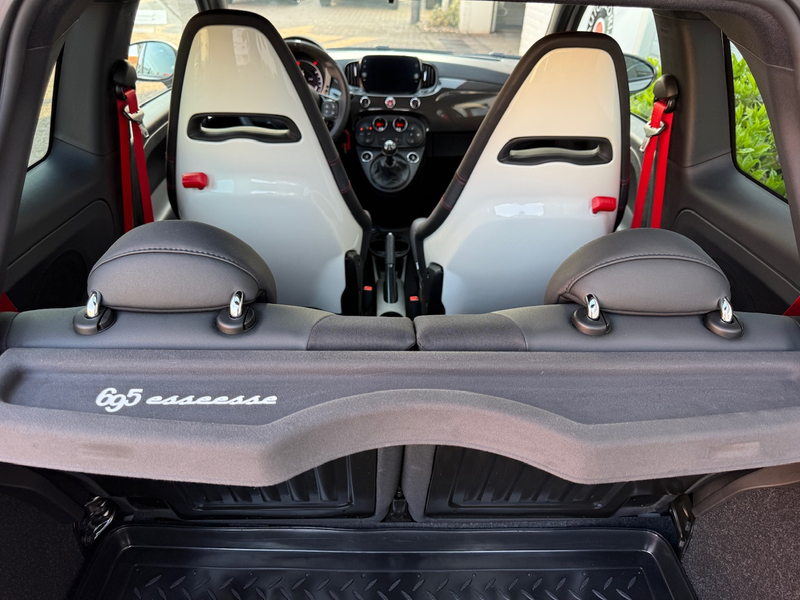 Abarth 695 Essesse/ Sperdifferentieel/ Carbon pakket/ Akrapov — photo 12