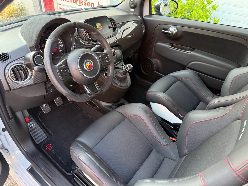 Abarth 695 Essesse/ Sperdifferentieel/ Carbon pakket/ Akrapov — photo 3