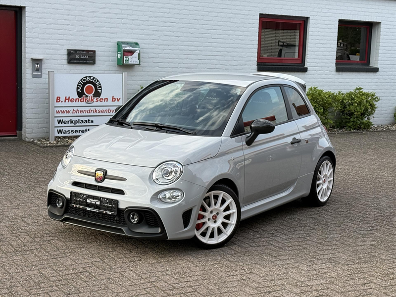 Abarth 695 Essesse/ Sperdifferentieel/ Carbon pakket/ Akrapov — photo 39