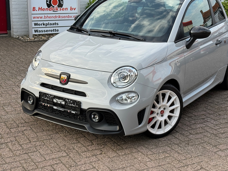 Abarth 695 Essesse/ Sperdifferentieel/ Carbon pakket/ Akrapov — photo 40