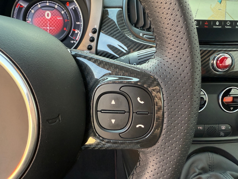 Abarth 695 Essesse/ Sperdifferentieel/ Carbon pakket/ Akrapov — photo 29