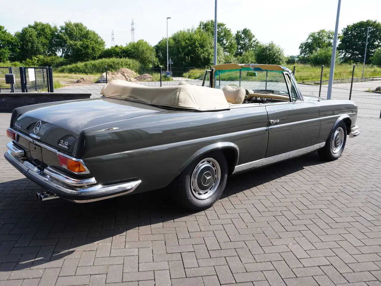 Mercedes-Benz 280 SE 3,5 Cabriolet Conversion, foto 11