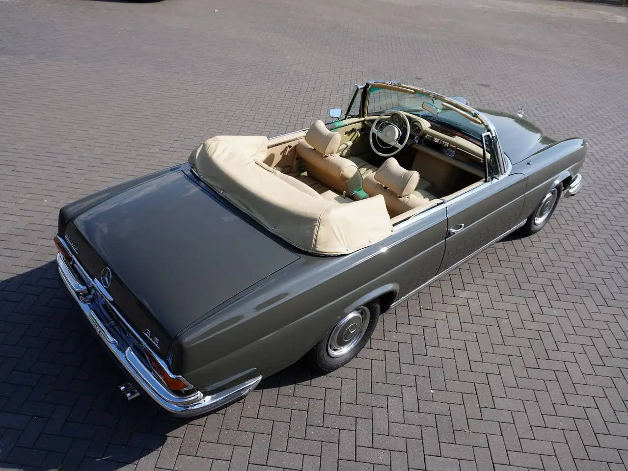 Mercedes-Benz 280 SE 3,5 Cabriolet Conversion, foto 5