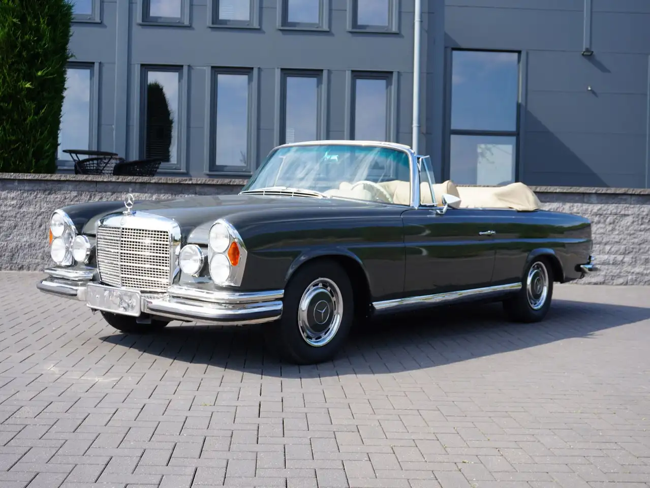 Mercedes-Benz 280 SE 3,5 Cabriolet Conversion, foto 7