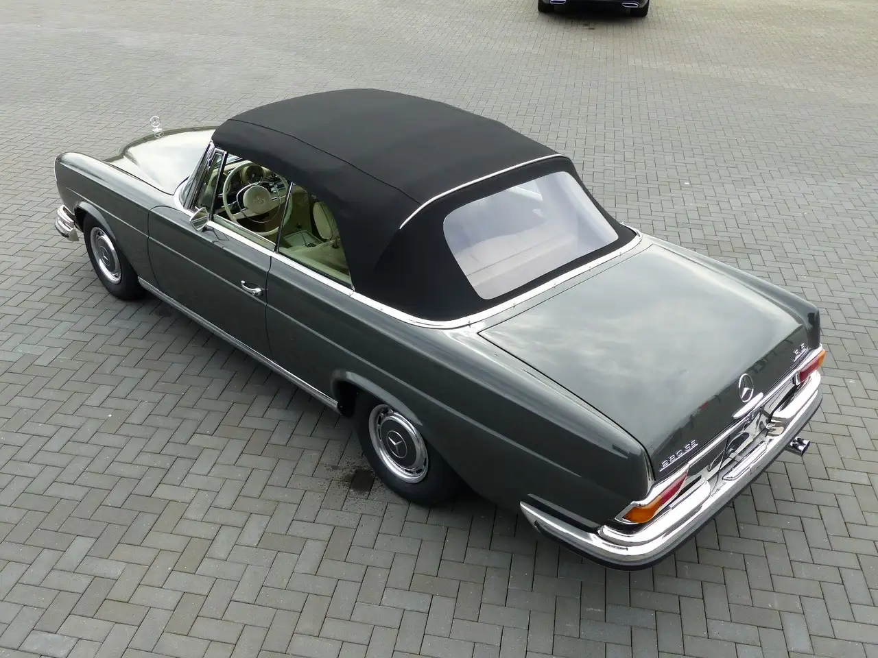 Mercedes-Benz 280 SE 3,5 Cabriolet Conversion, foto 9