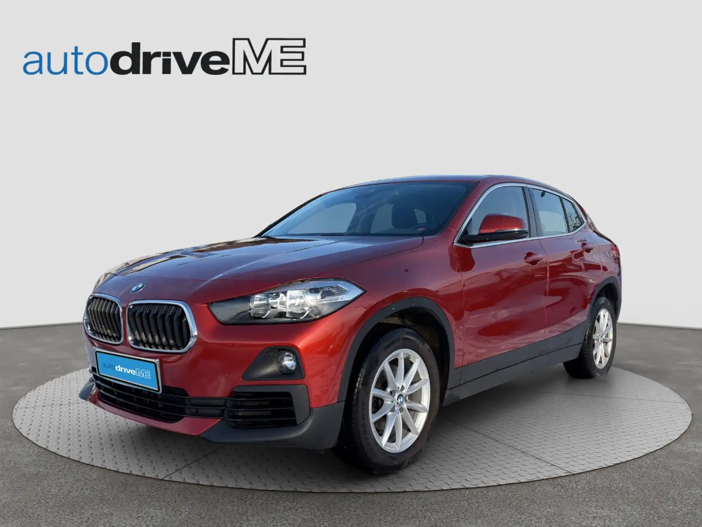 BMW X2 sDrive 18i Advantage Orange - 1