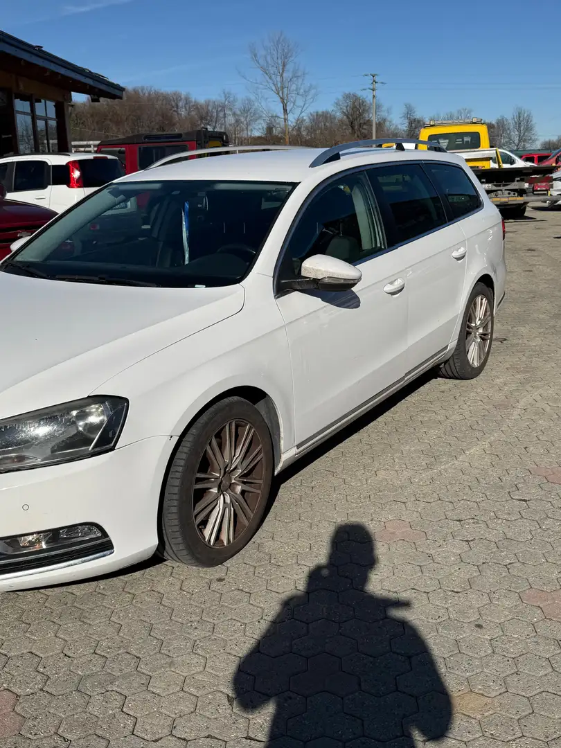 Volkswagen Passat Variant Passat VII 2011 Variant 2.0 tdi  4motion 170cv dsg Weiß - 2
