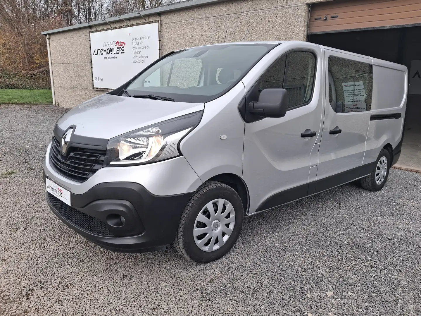 Renault Trafic 1.6 dCi L2H1 Gd Conf Double Cabine 6pls Utilitaire Argent - 1