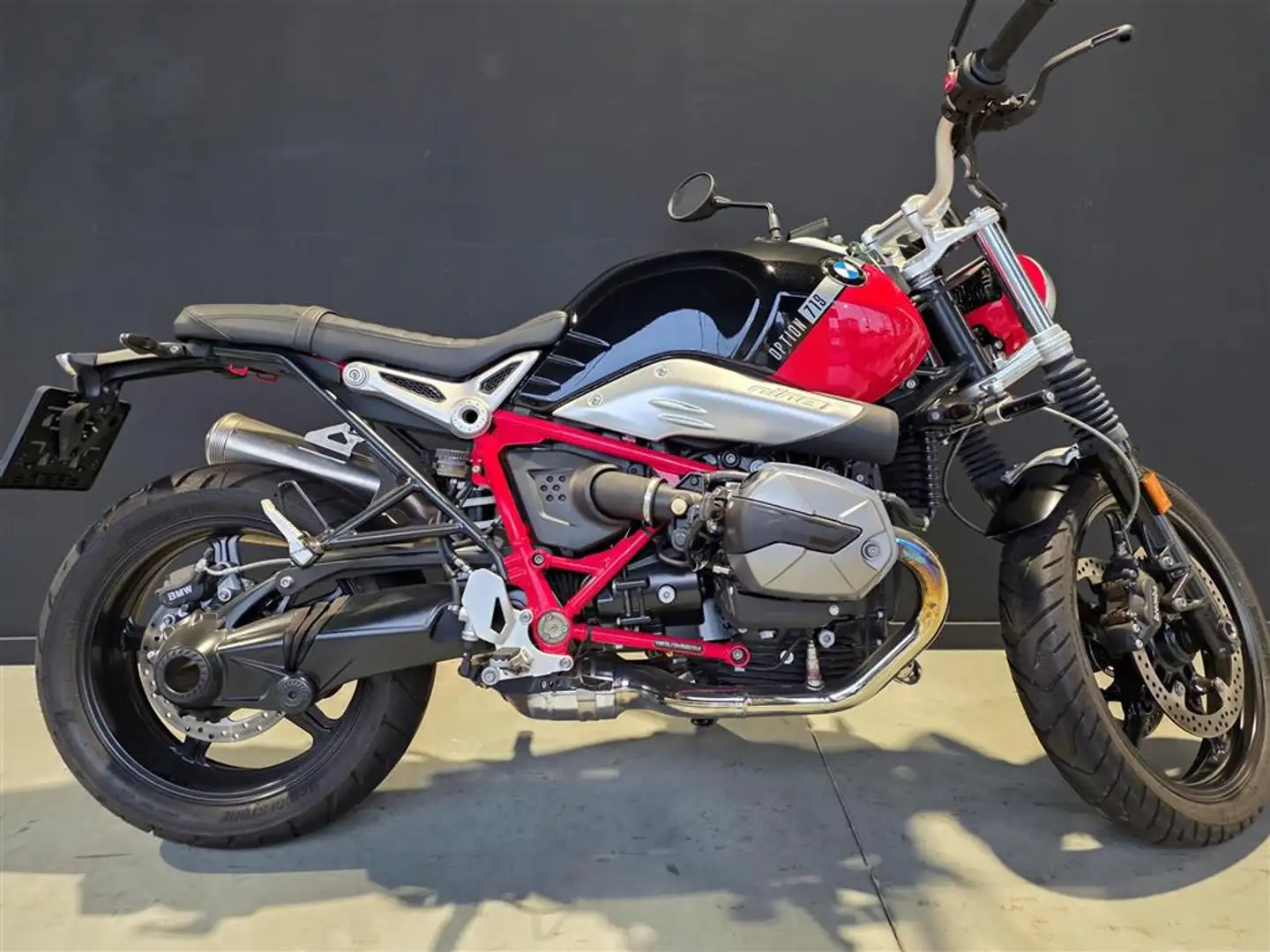 BMW R nineT 0 - 1