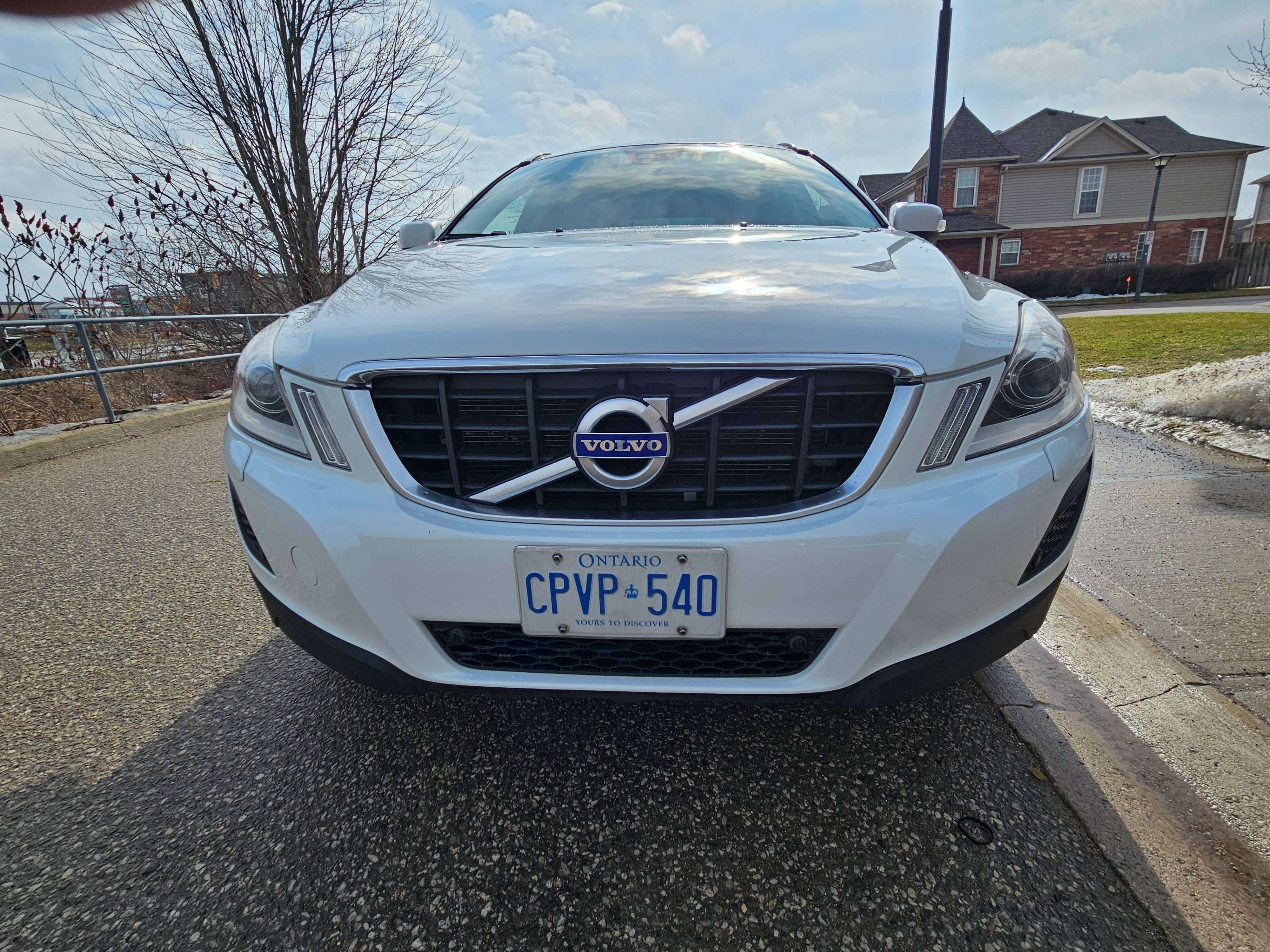2013 Volvo XC60 T6 alt 2