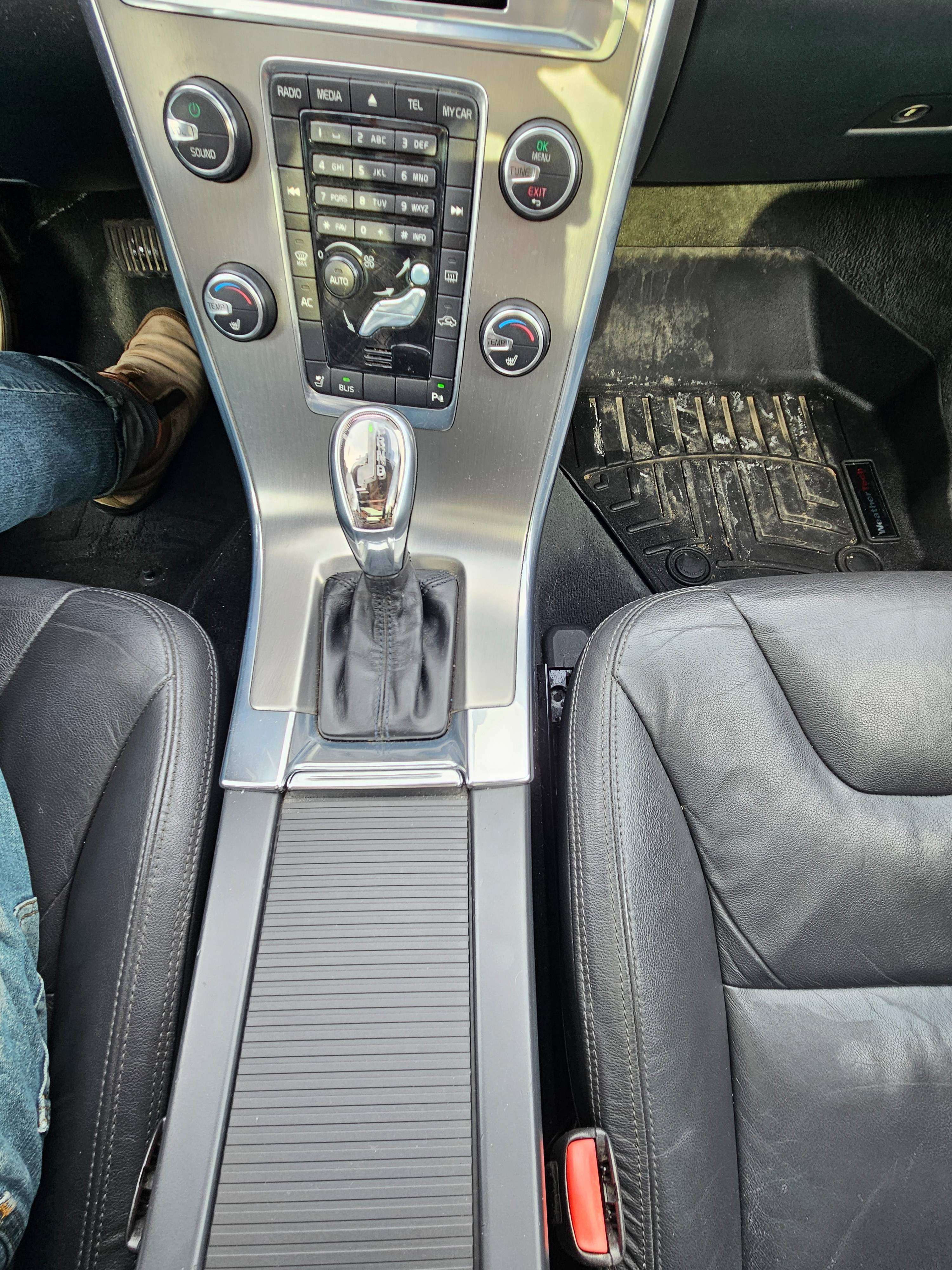 2013 Volvo XC60 T6 thumb 6