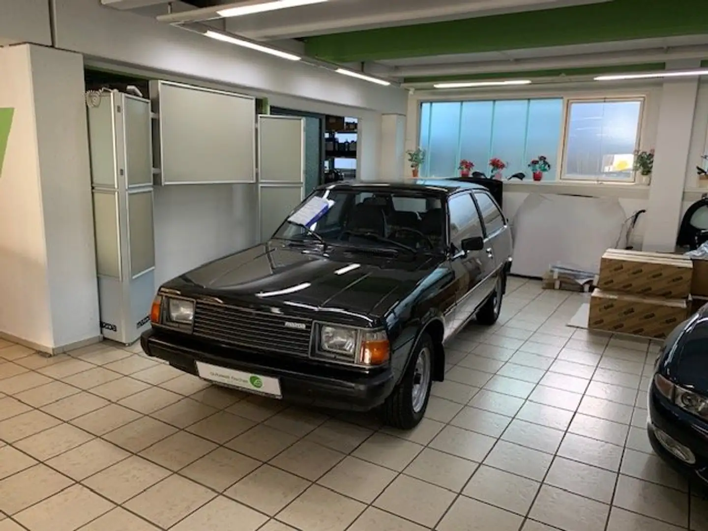 Mazda 323 FA4  1,3 SP   (Toyo Kogyo) Noir - 1