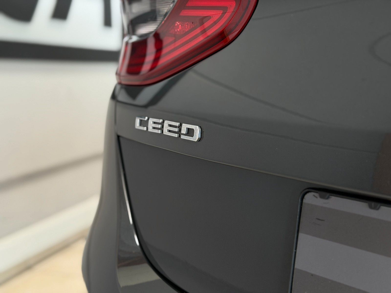 Kia Ceed / cee'd Ceed 1.4 Vision AHK/NAVI/SHZ/LHZ/RFK/LED — photo 14