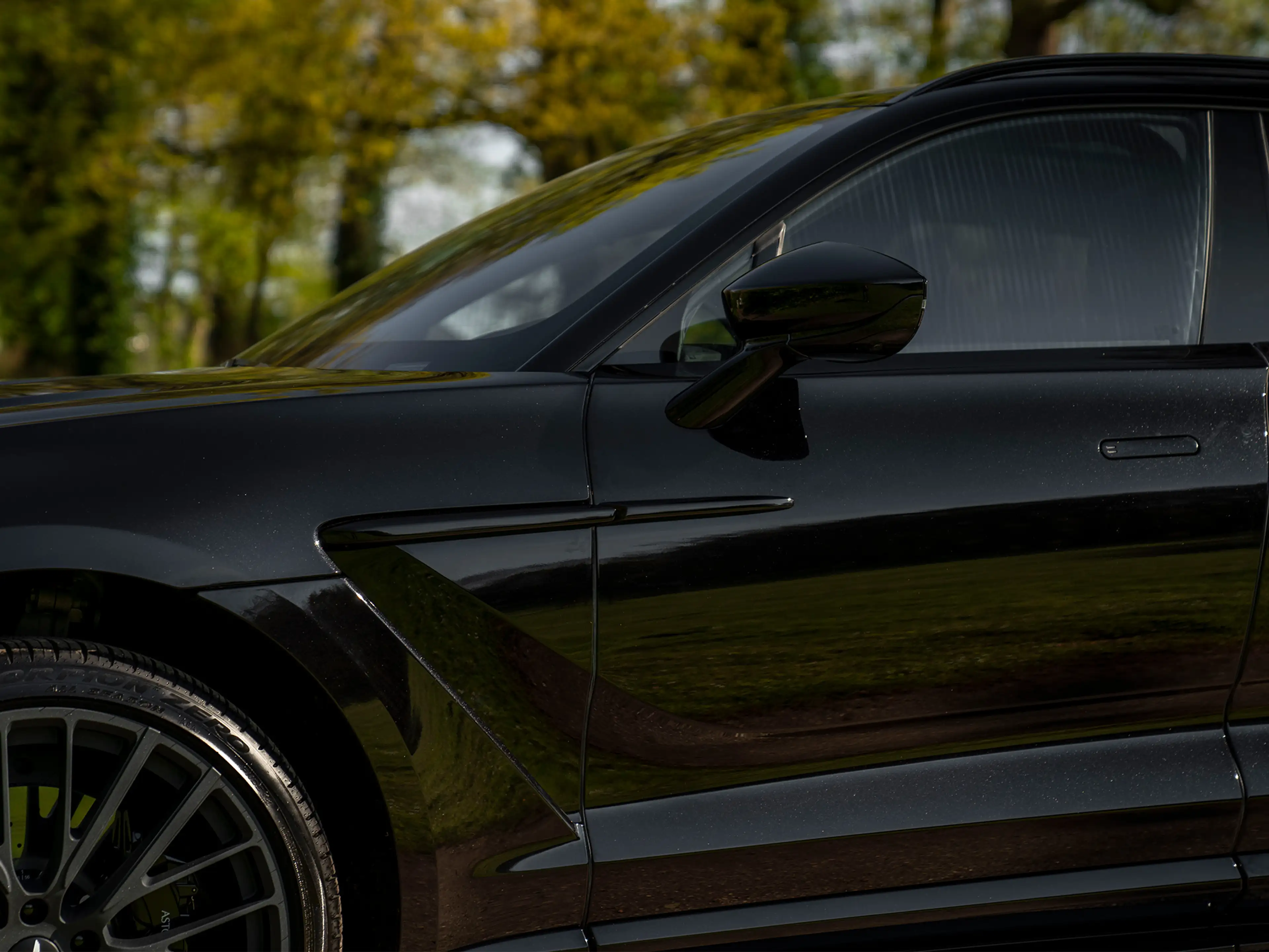 Aston Martin DBX 707 4.0 V8 | Veel carbon! | Alcantara interieur | — photo 13