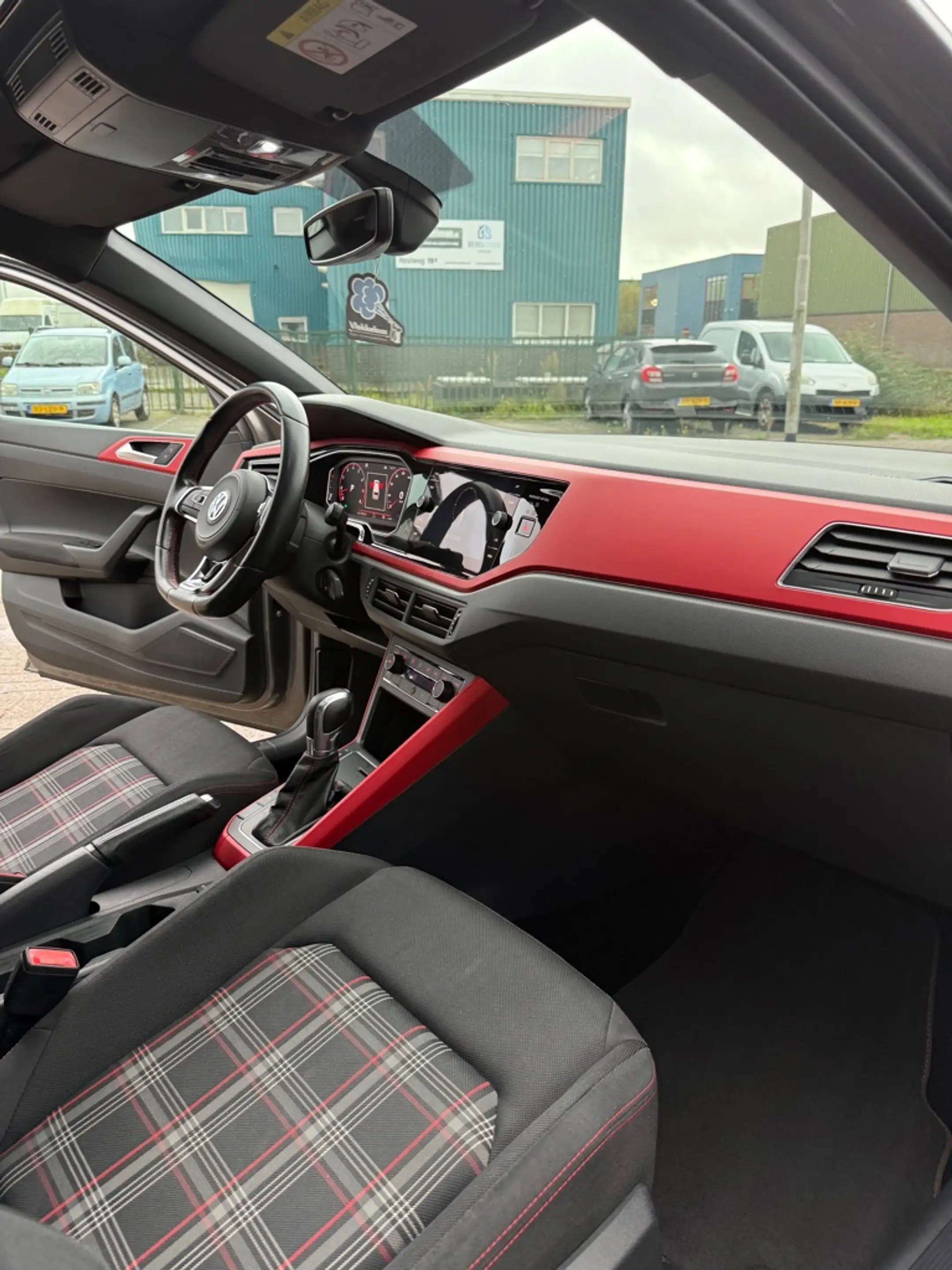 Volkswagen Polo GTI 2.0 TSI — photo 13