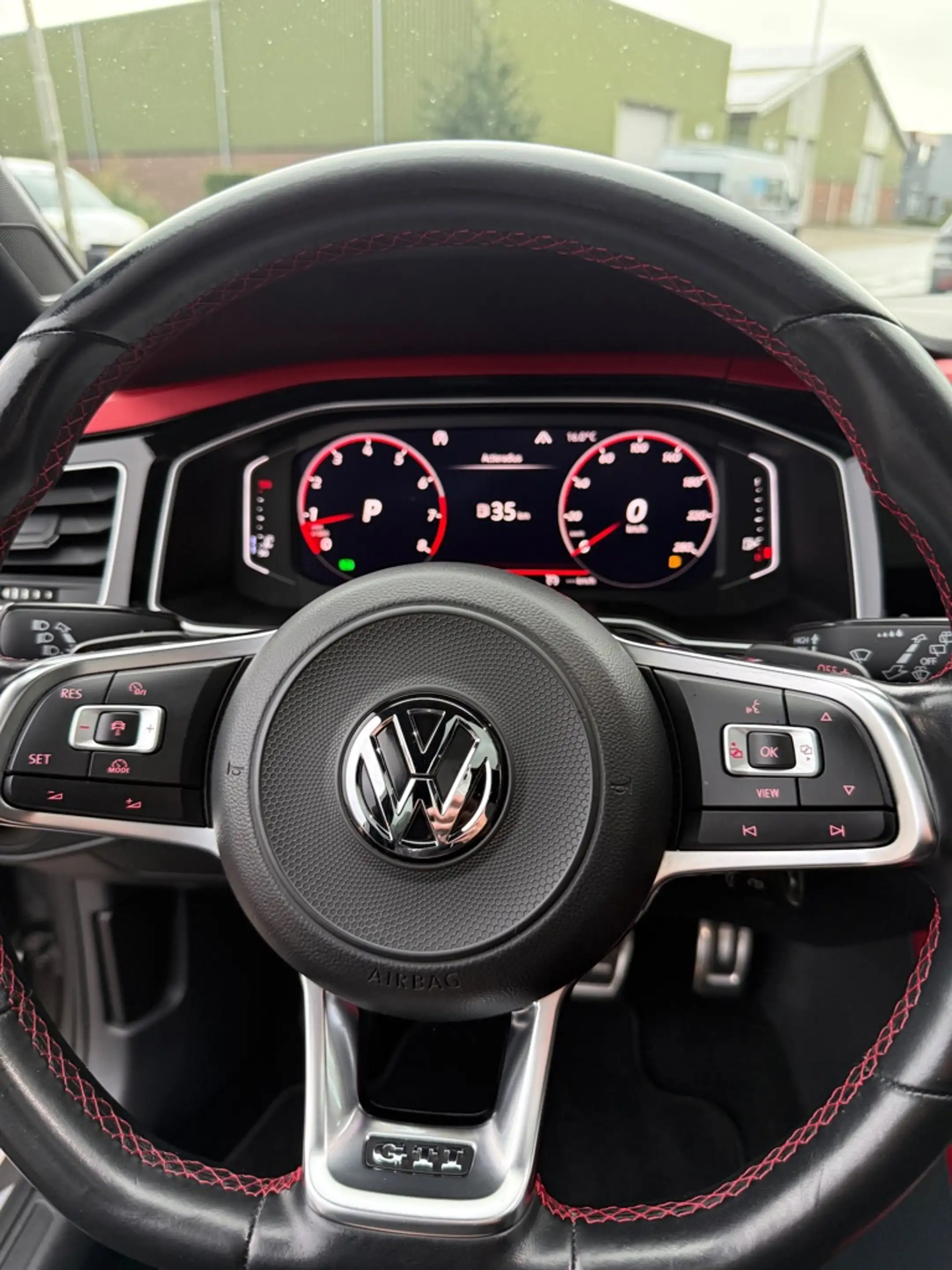 Volkswagen Polo GTI 2.0 TSI — photo 12