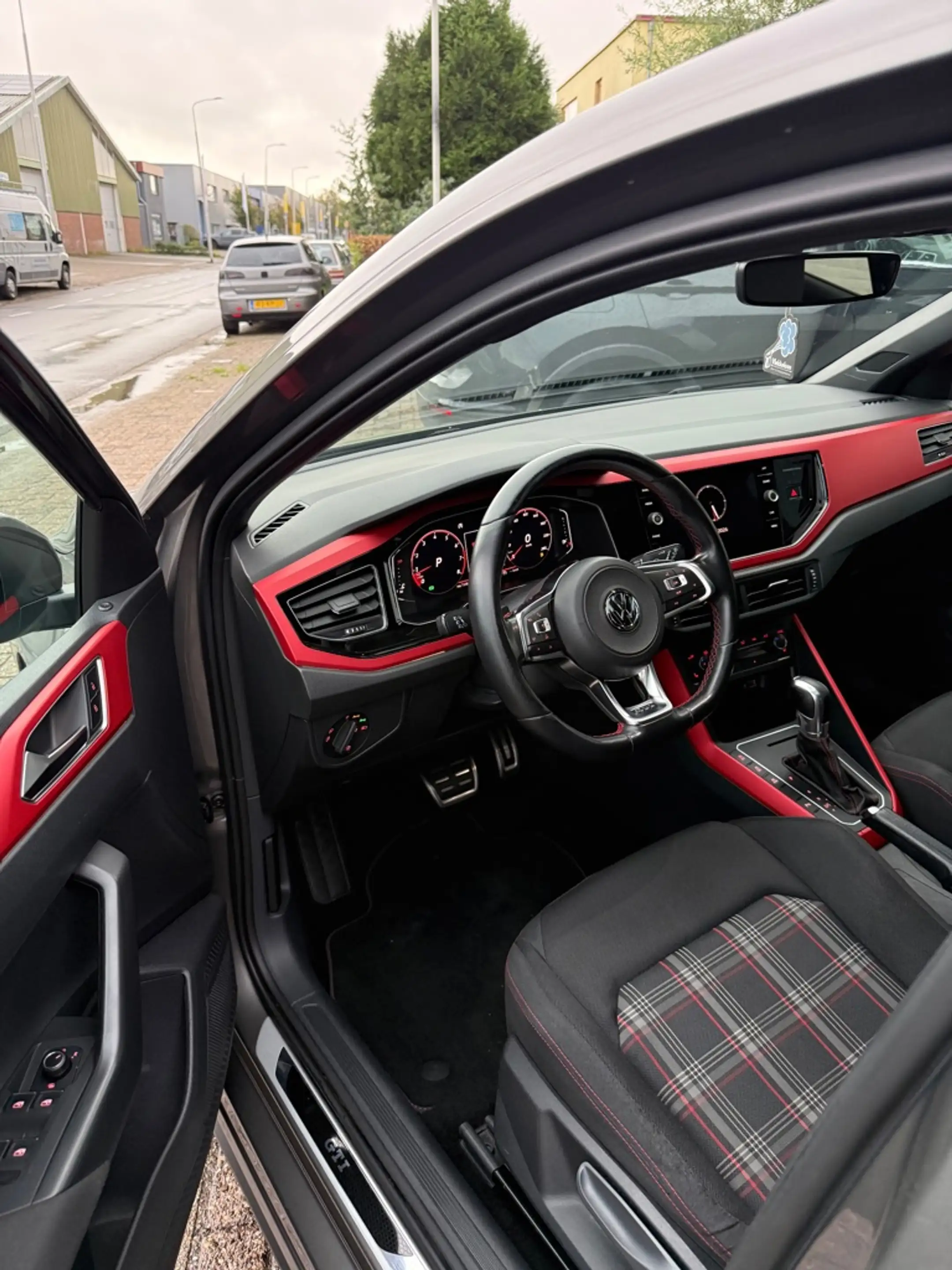 Volkswagen Polo GTI 2.0 TSI — photo 8