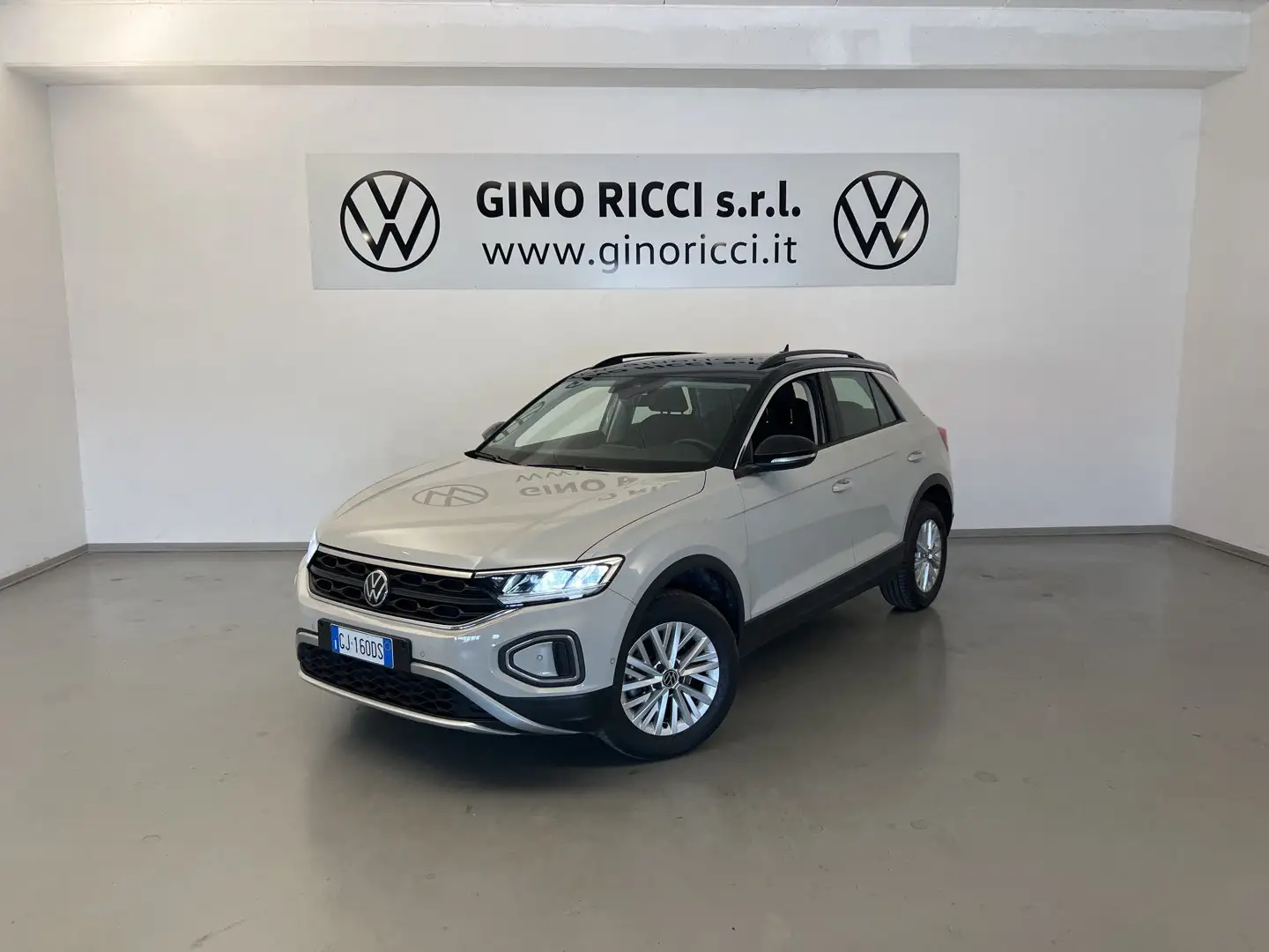 Volkswagen T-Roc 1.0 TSI Life Beige - 1