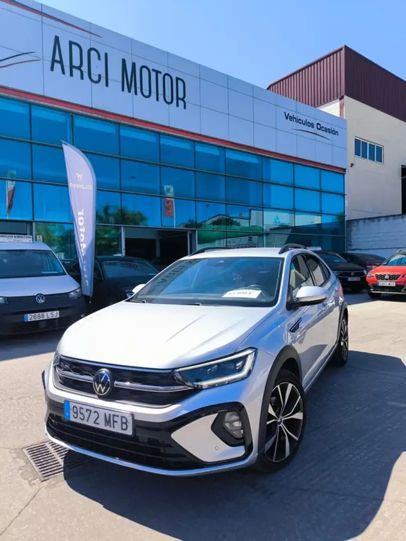 Volkswagen Taigo 1.0 TSI R-Line DSG 81kW Gris - 2