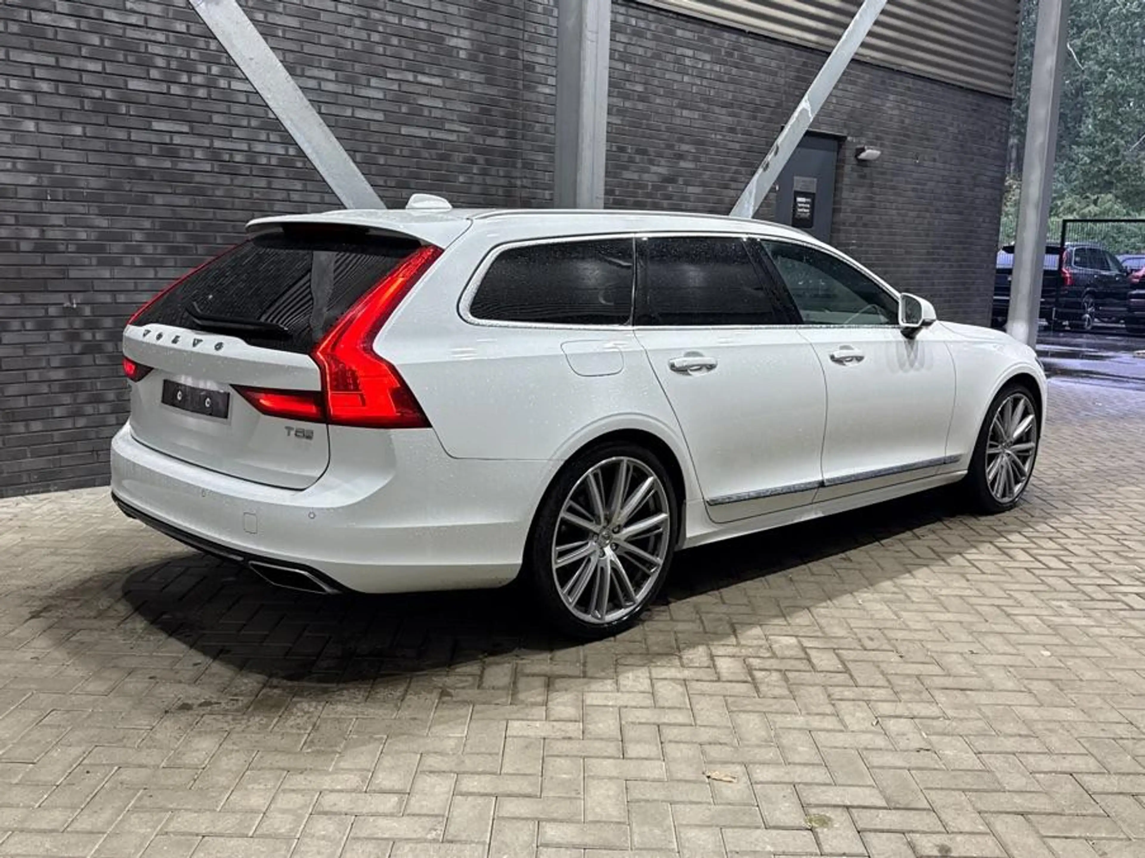 Volvo V90 2.0 T5 Inscription | Bowers&Wilkins | Pilot Assist — photo 2