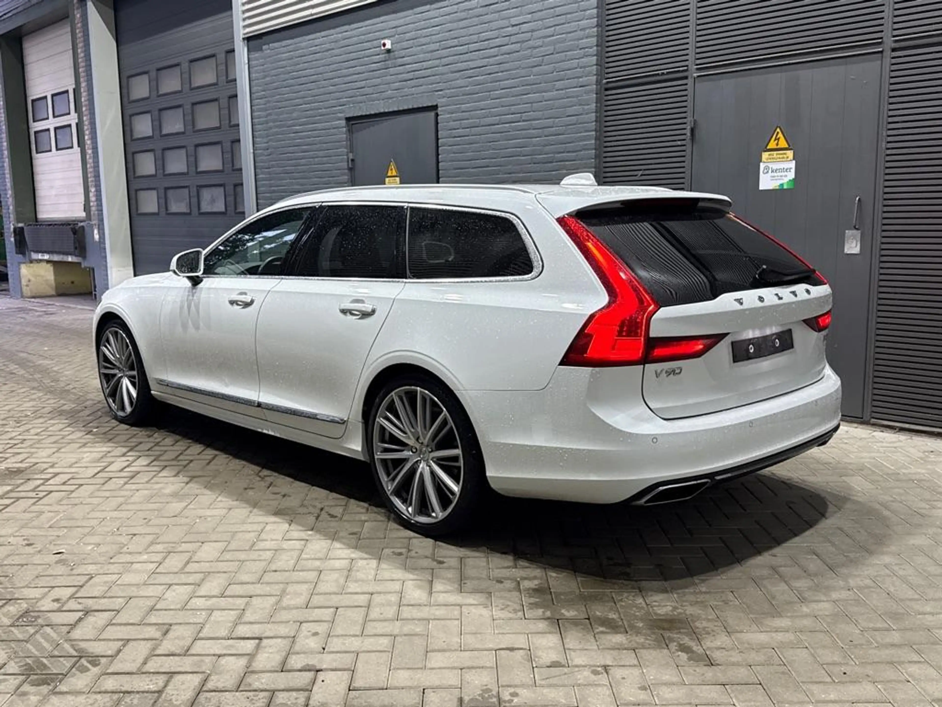 Volvo V90 2.0 T5 Inscription | Bowers&Wilkins | Pilot Assist — photo 3