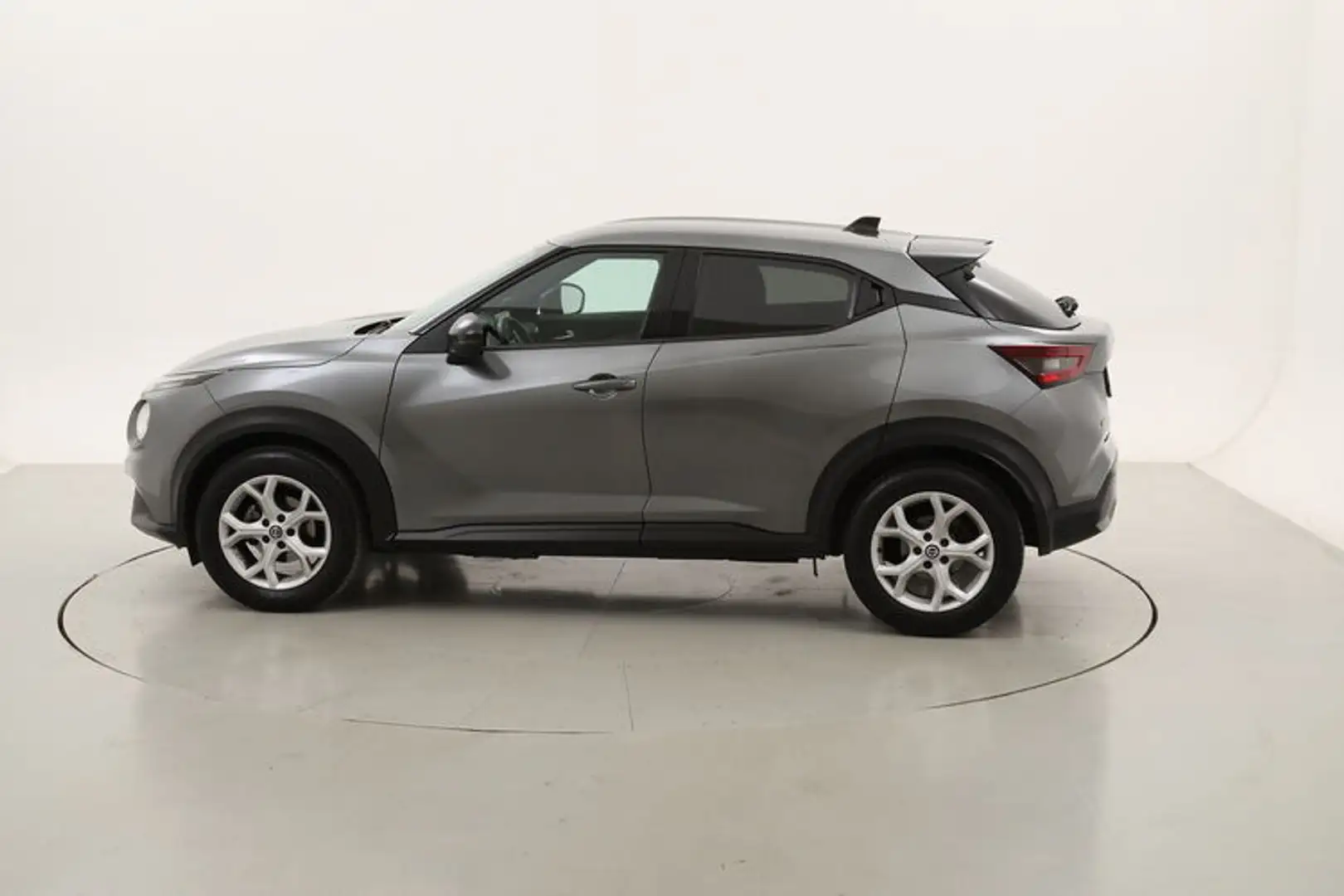 Nissan Juke N-Connecta 1.0 Benzina 114CV Grigio - 2