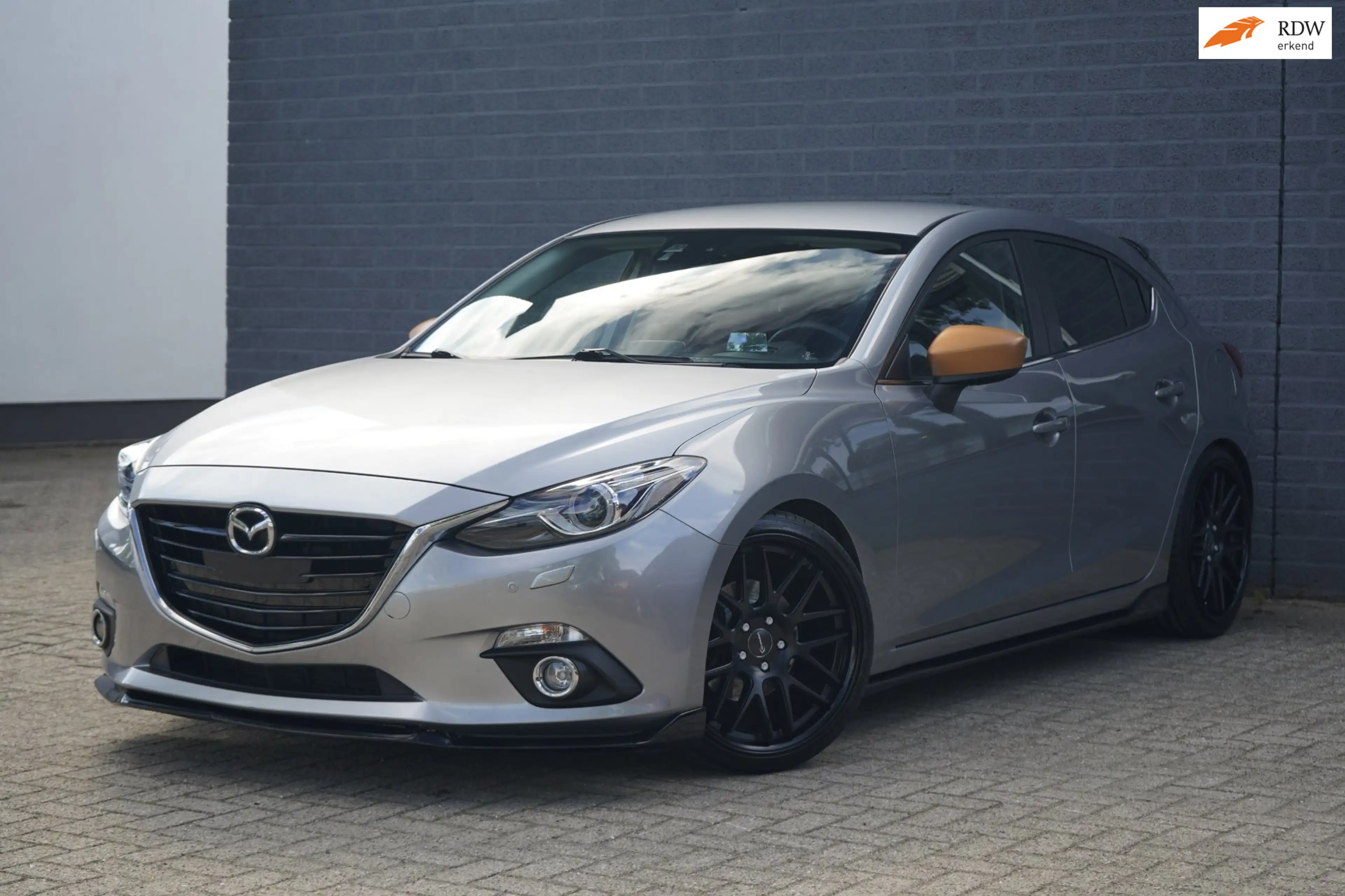 Mazda 3 2.0 GT-M 165pk, H&R, 19 inch, ATH Bodykit + uitlaa