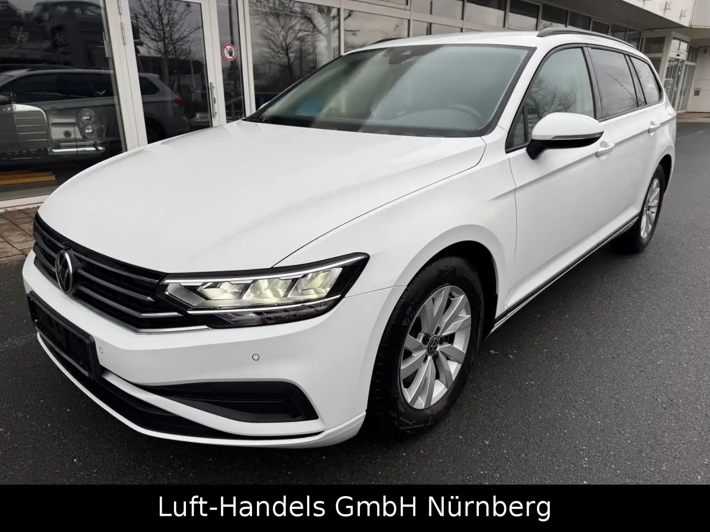 Volkswagen Passat Variant Conceptline 2.0 LED ACC DSG NAVI Blanc - 1