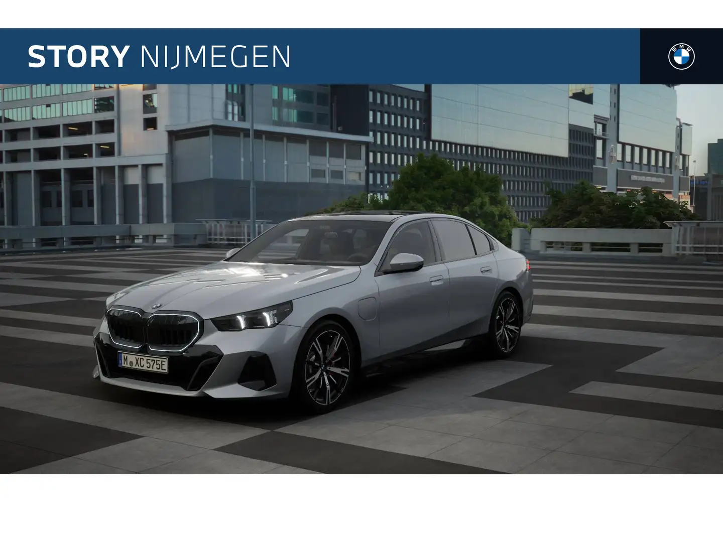 BMW 530 5 Serie 530e M Sport Automaat / Panoramadak / Bowe Grijs - 1