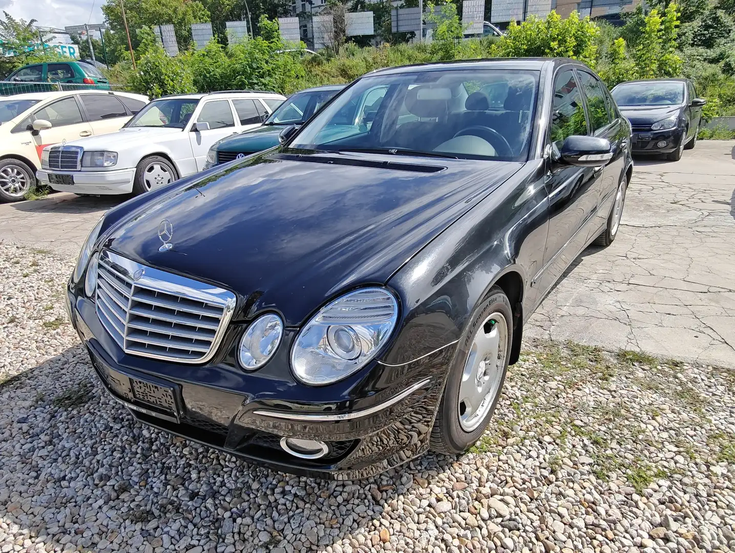 Mercedes-Benz E 200 E 200 CDI (211.007)*AHK*AUTOMATIK*TÜV NEU* Schwarz - 1
