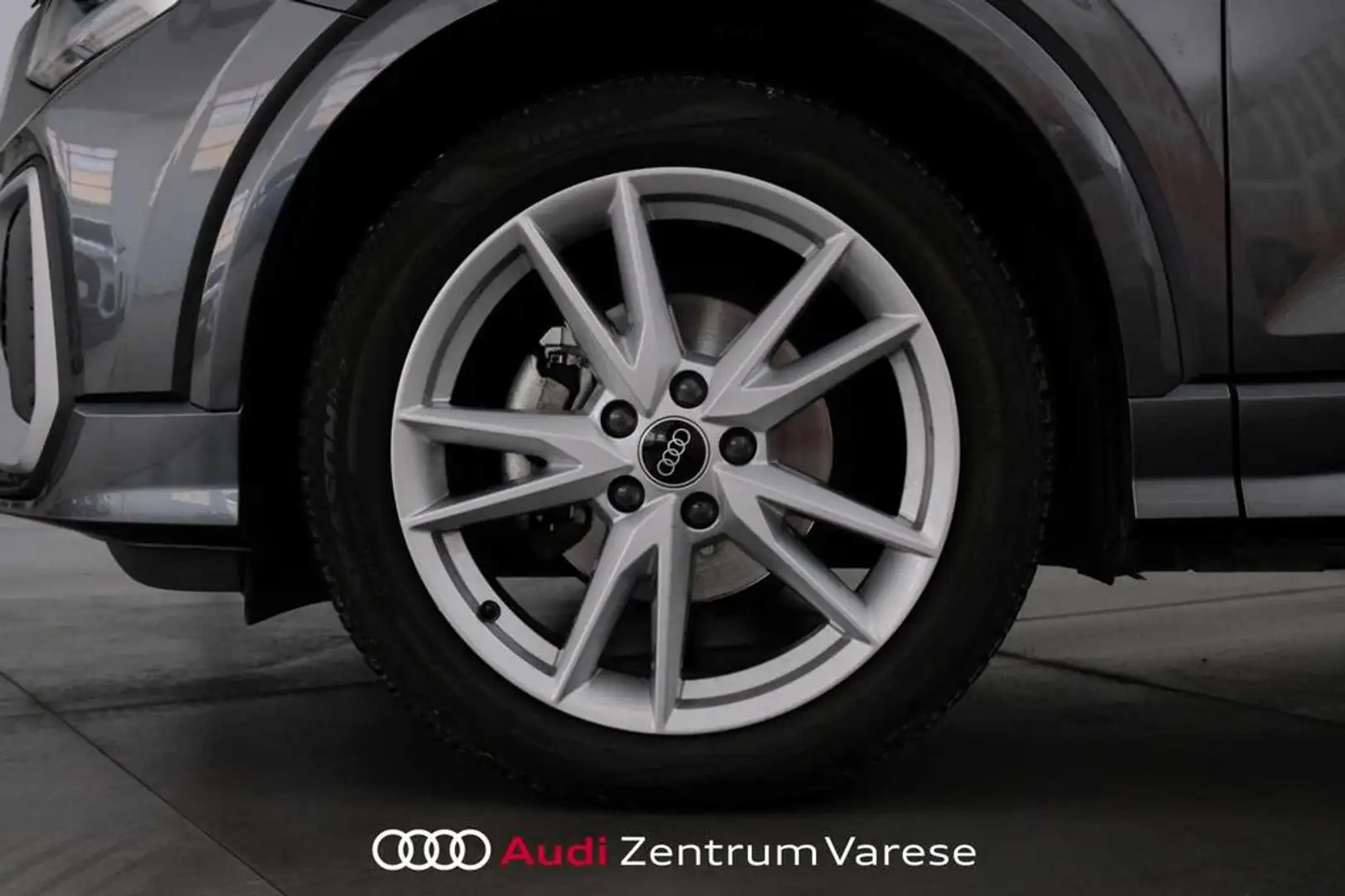 Audi Q2 30 2.0 tdi S line Edition s-tronic Grau - 2