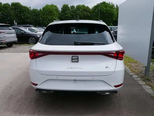 Seat Leon Leon view 2