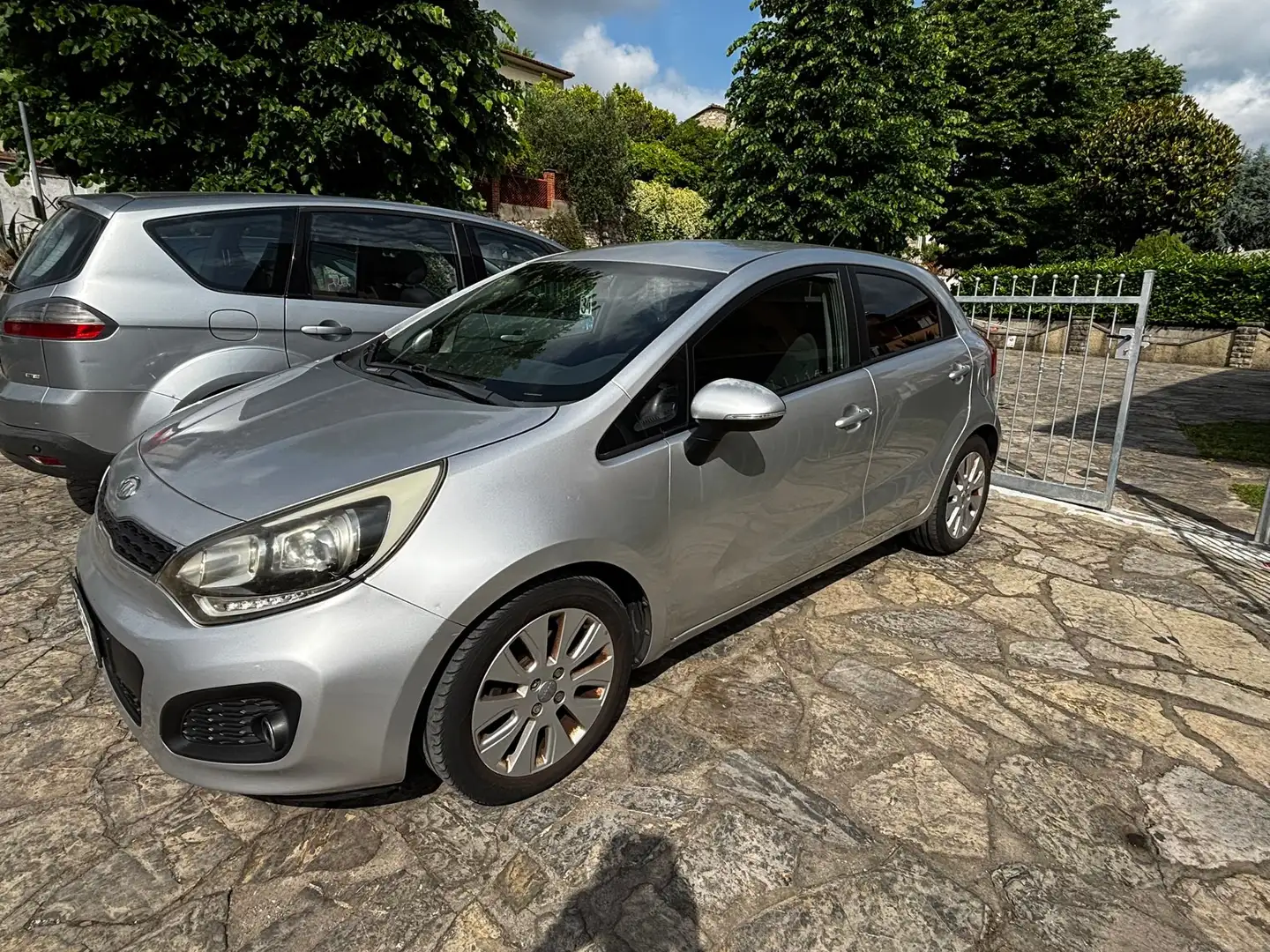 Kia Rio Kia Rio 1.4 CRDi WGT 5p. EX PLUS Silber - 1