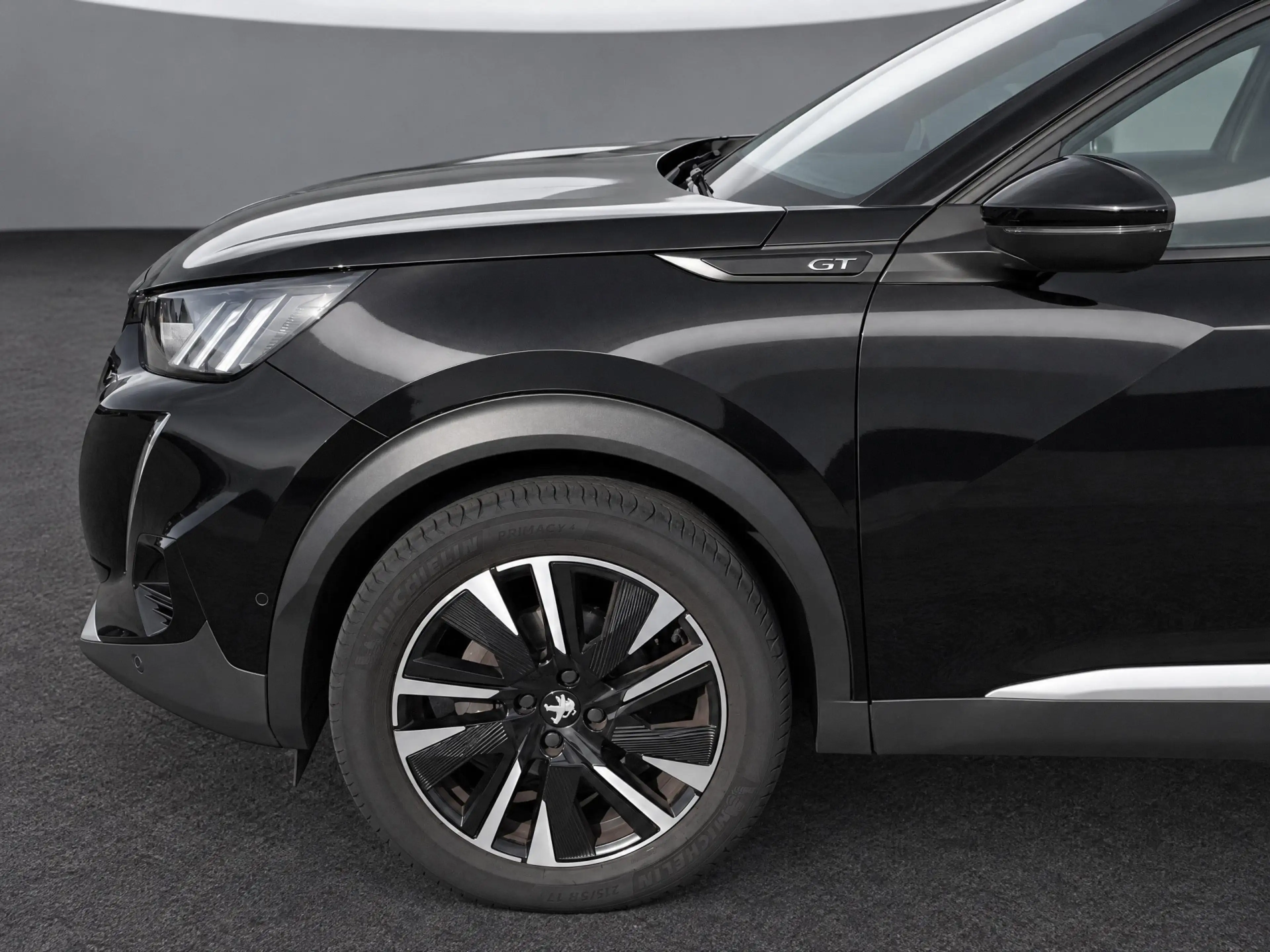 Peugeot 2008 1.2 PureTech GT Pack — photo 11