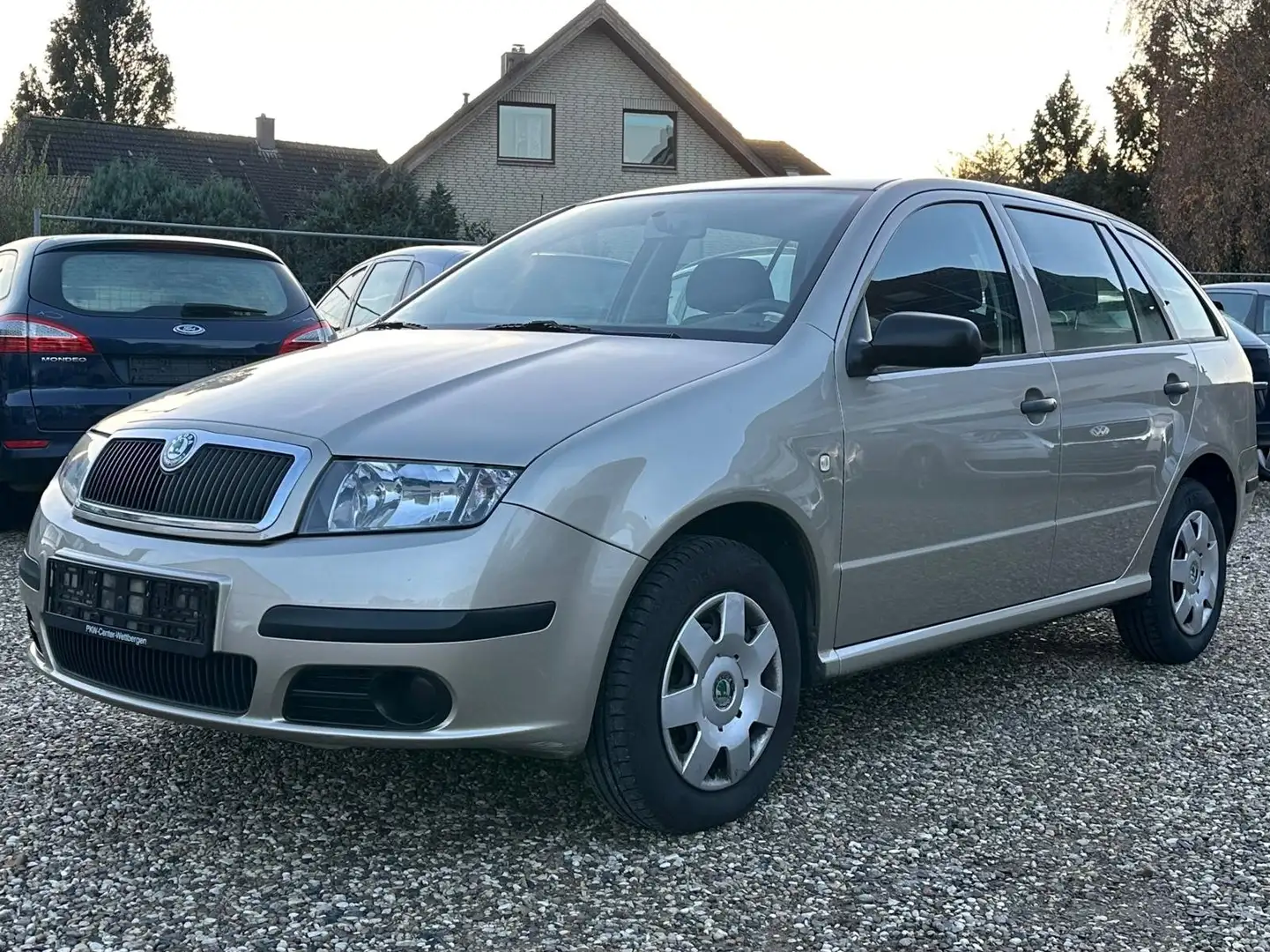 Skoda Fabia 1.4 Classic 1Hand Scheckheft Klima Zahnriemen Beige - 1