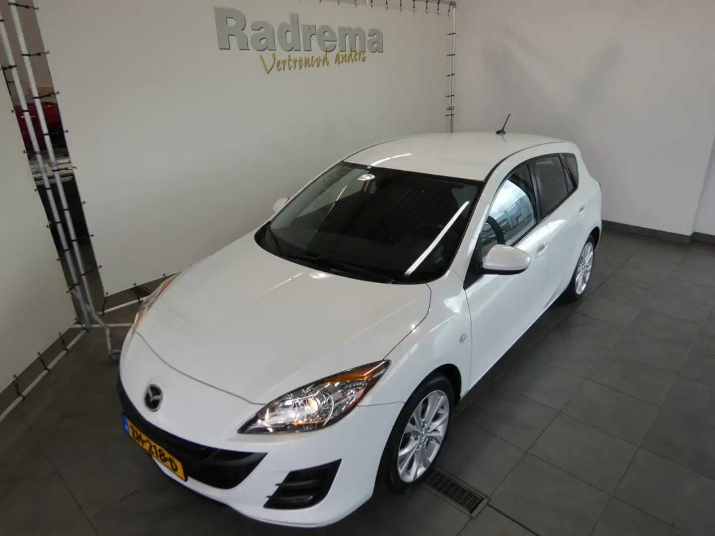 Mazda 3 2.0 DiSi GT-L Weiß - 2