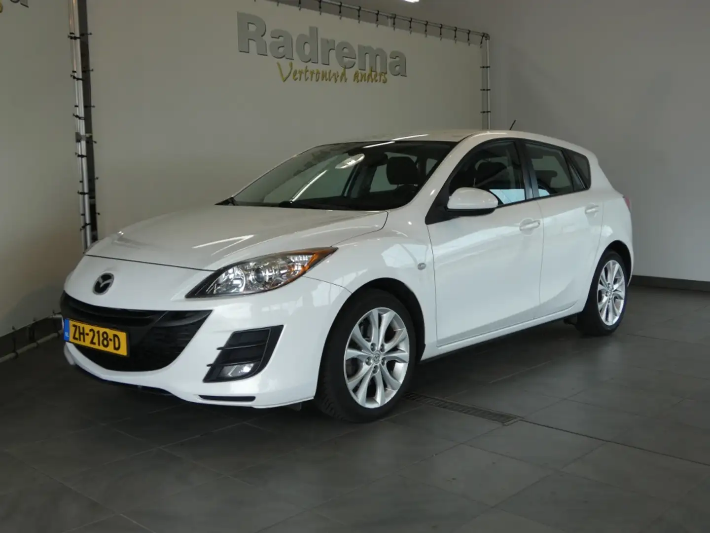 Mazda 3 2.0 DiSi GT-L Wit - 1