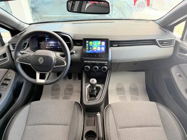 Renault Clio view 12